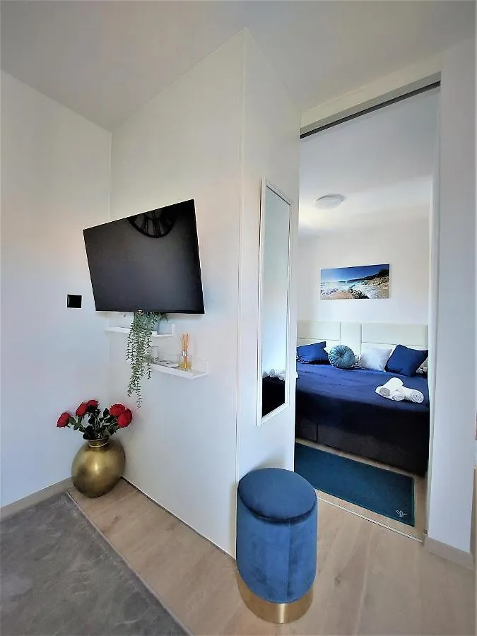 Kalimera Studio Royal Apartment Malinska 0*,  Croatia
